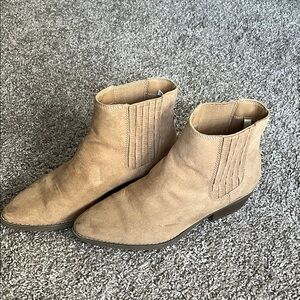 Tan Suede universal thread Ankle Boots